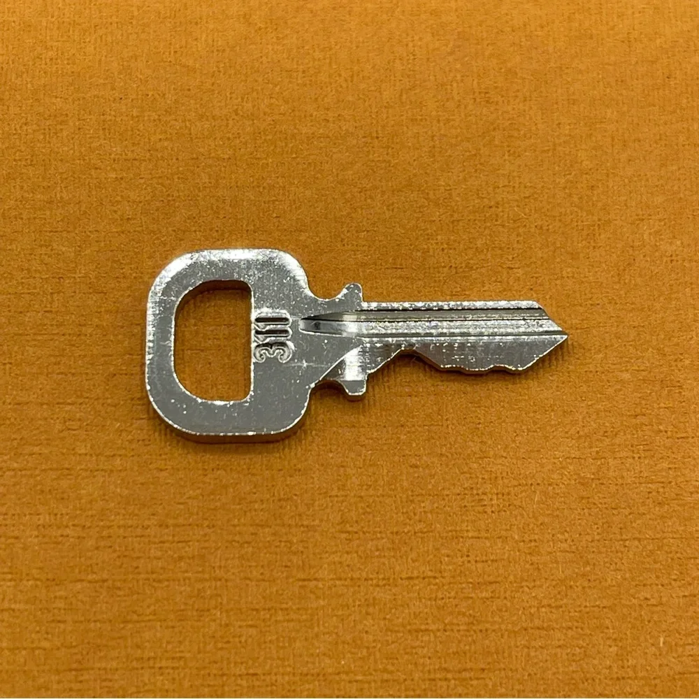 Louis Vuitton Silver Tone Cadena Key #311 For Speedy Alma Lock LV - Picture 9 of 10